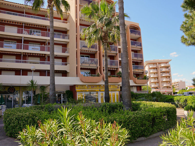 Apartment Le Capitole.7 Frejus Bagian luar foto