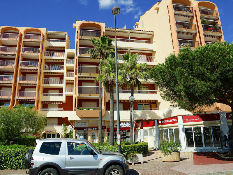 Apartment Le Capitole.7 Frejus Bagian luar foto